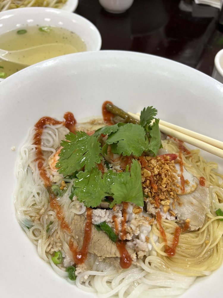 Hu Tieu Mi Kho
