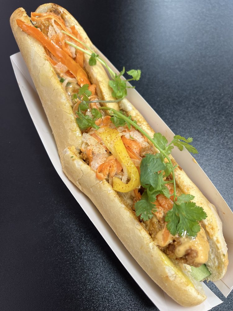 Fried Chicken Bánh Mì