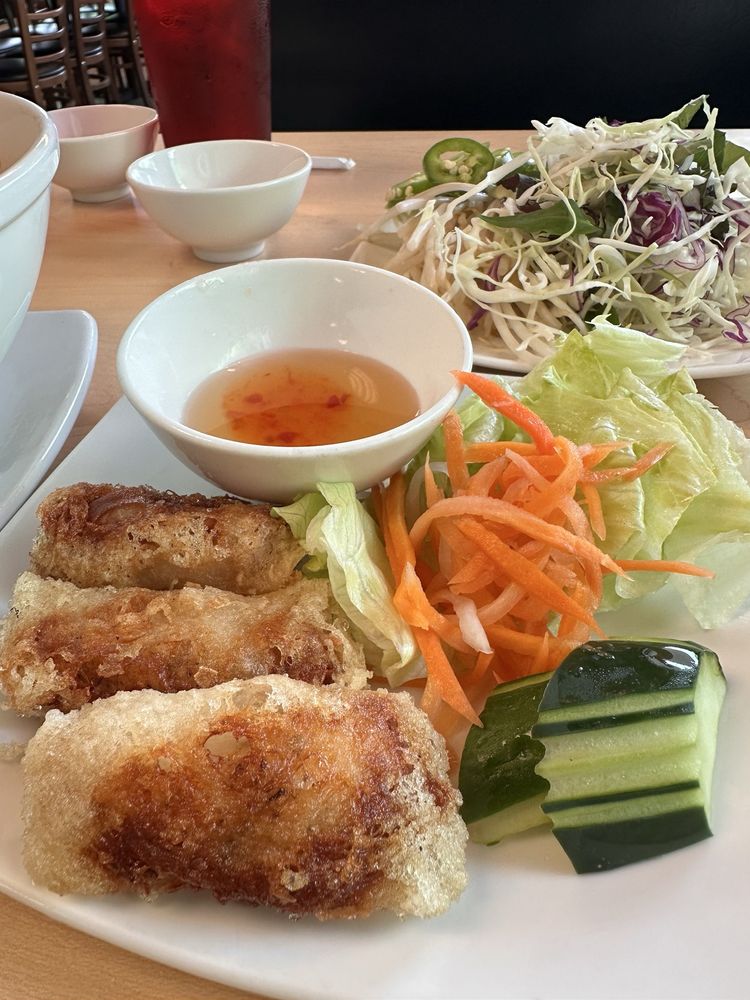 Chả Giò Rế Tôm / Crispy Shrimp Rolls