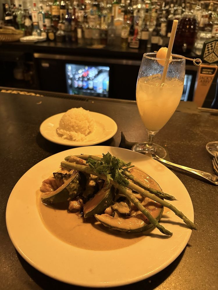 Curry Des Crevettes Aux Legumes Frais