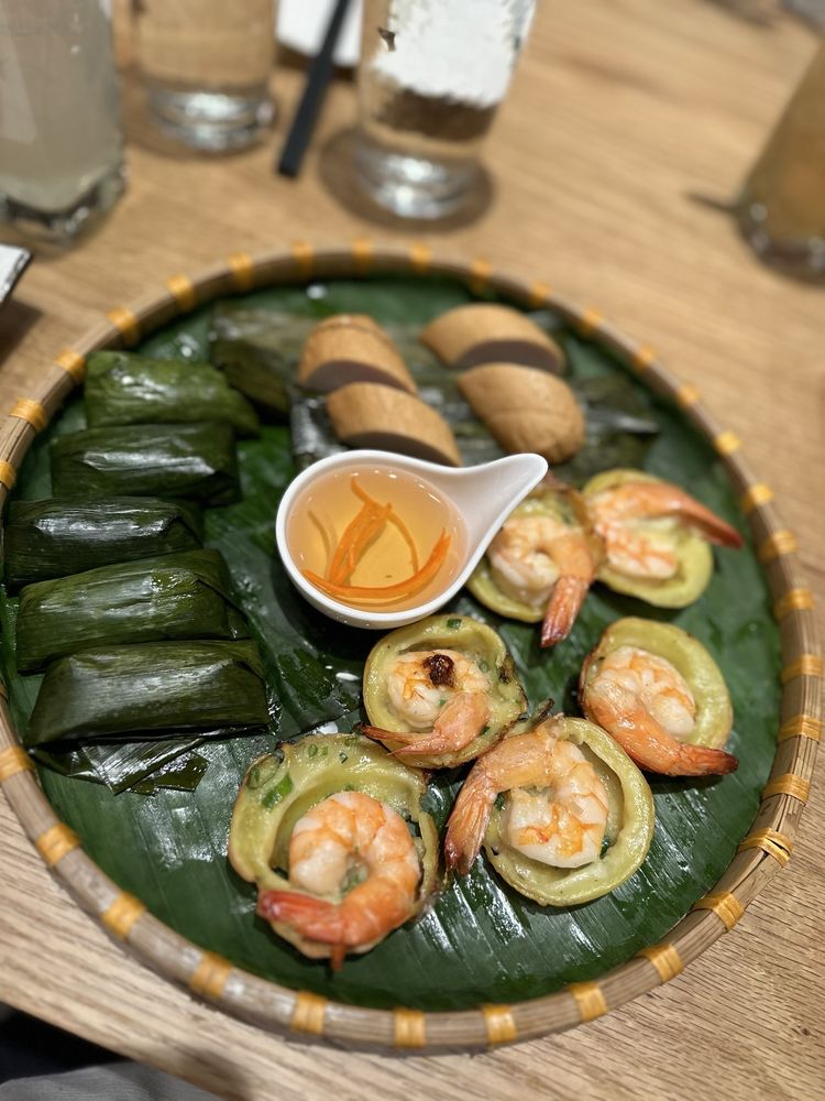 Option 2 Crispy Shrimp Cakes, Steamed Rice Cakes, Steamed Tapioca Dumplings, Fried Pork Sausages