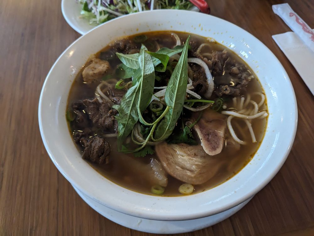 Bún Bò Huế Đặc Biệt