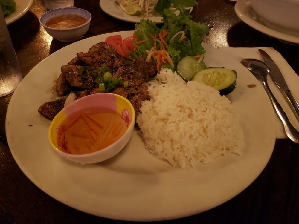 Grilled Pork Chops with White Rice