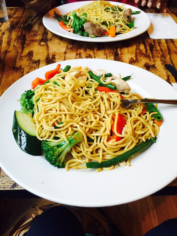 Seafood Yellow Noodle Soup