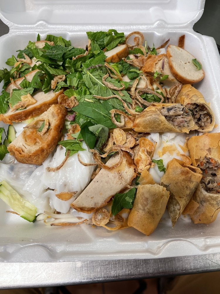 Crispy Egg Rolls (3 Rolls) | Chả Giò