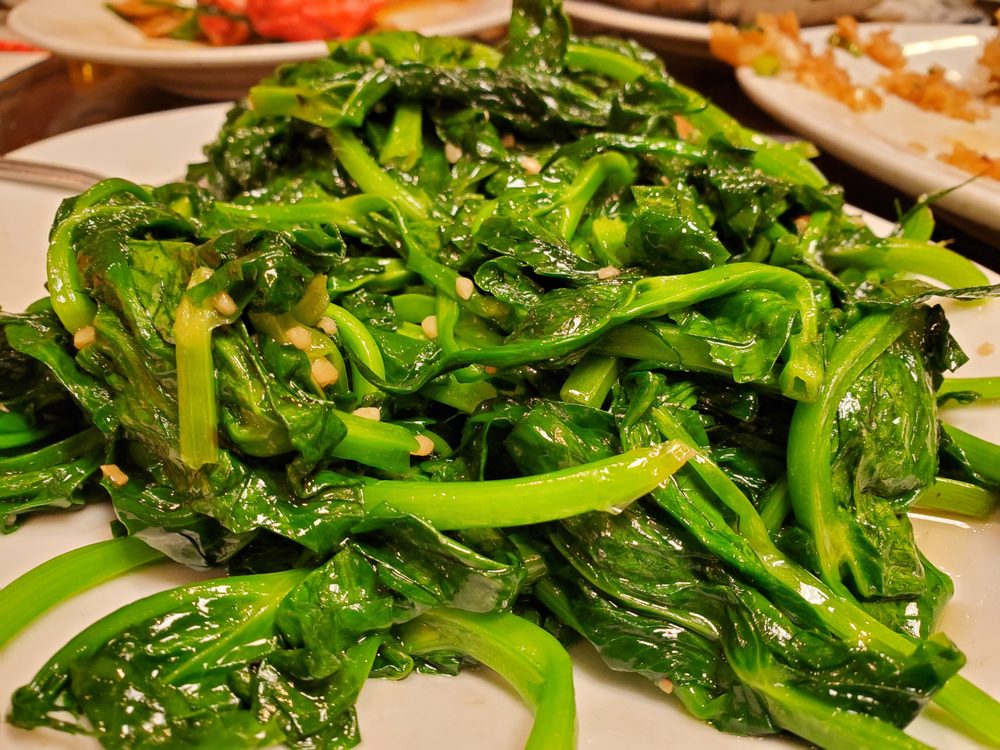 Brasied Pea Pod Stems with Dried Scallop, Crab Meat and Roe