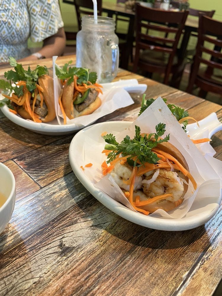 Grilled Lemongrass Beef Bacos