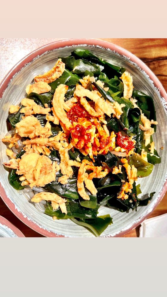A10 Glass Noodle & Seaweed Salad