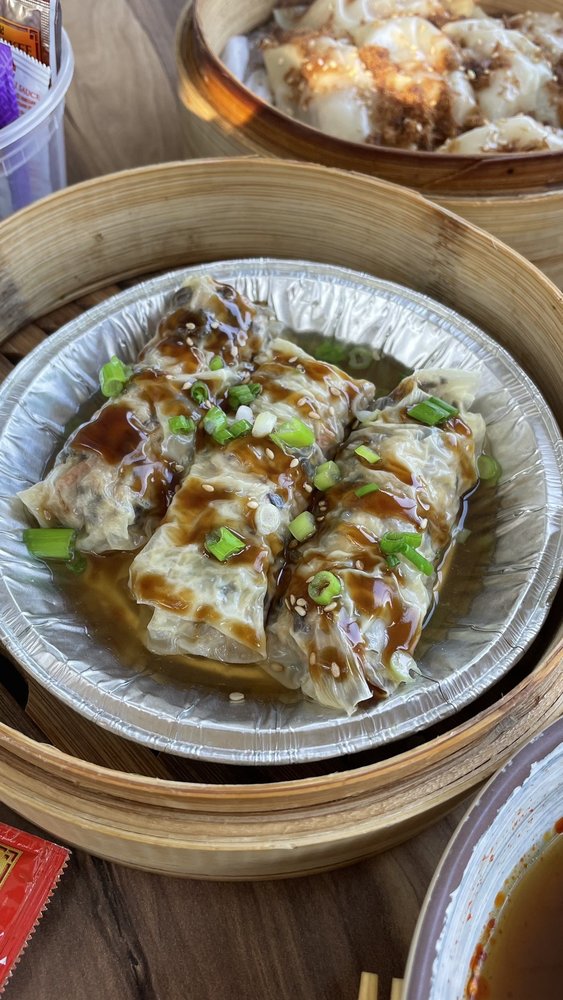 N05 Steamed Beef with Fried Tofu Skin Rolls