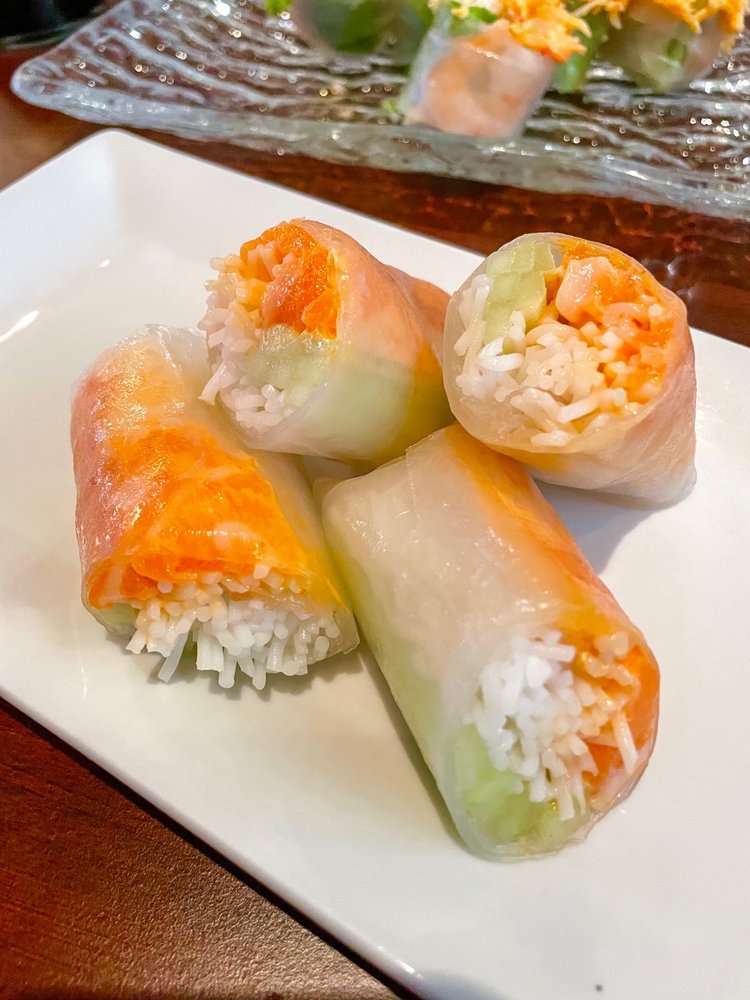 Spicy Salmon Spring Roll