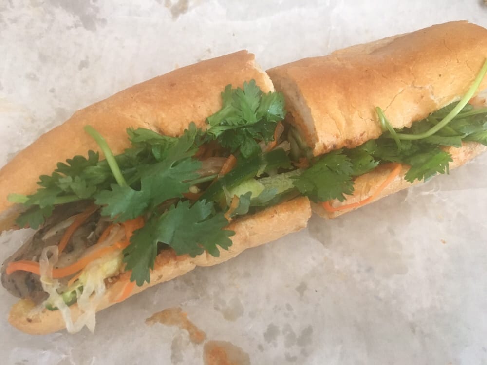 Banh Mi Heo Quay
