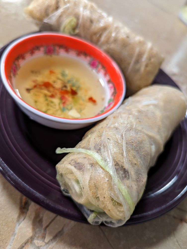 Fresh Steamed Spring Rolls