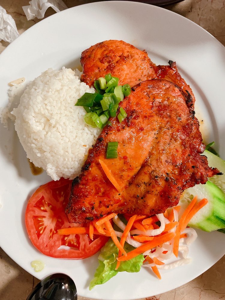 Rice with Marinated Grill Lemongrass Chicken