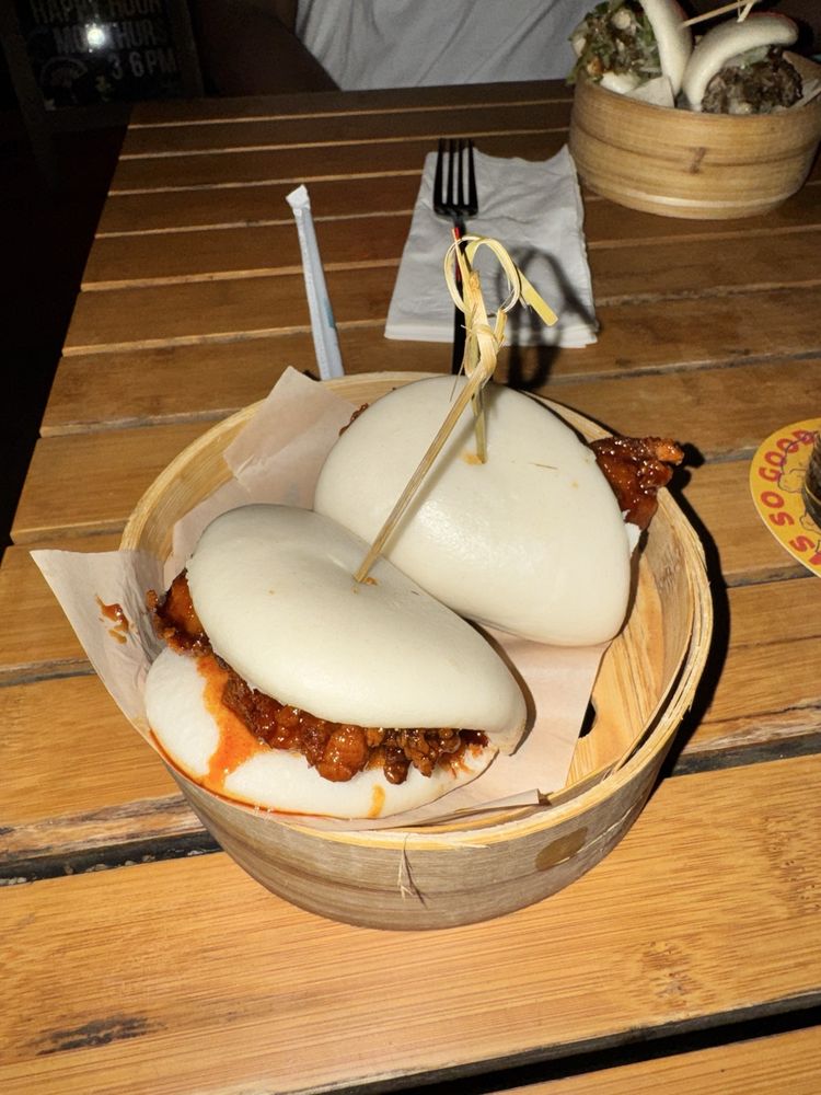 Hot Chicken Bao Buns