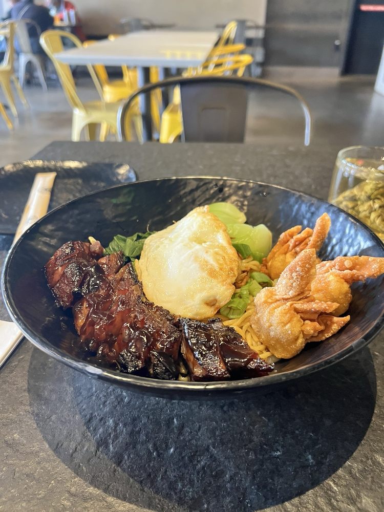 Grandma BBQ Pork Tossed Noodle