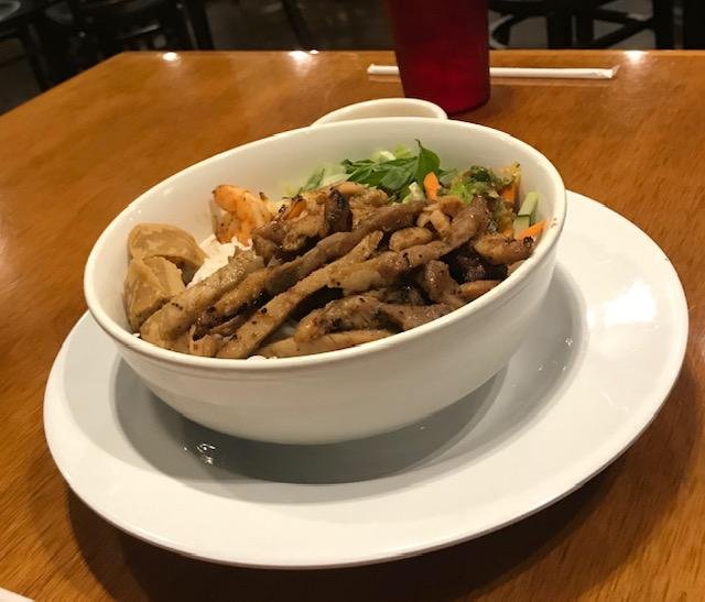 B11 - BBQ Pork & Egg Roll With Vermicelli