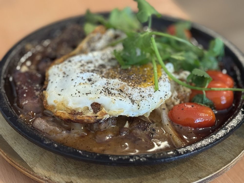 Vietnamese Sizzling Beef & Egg