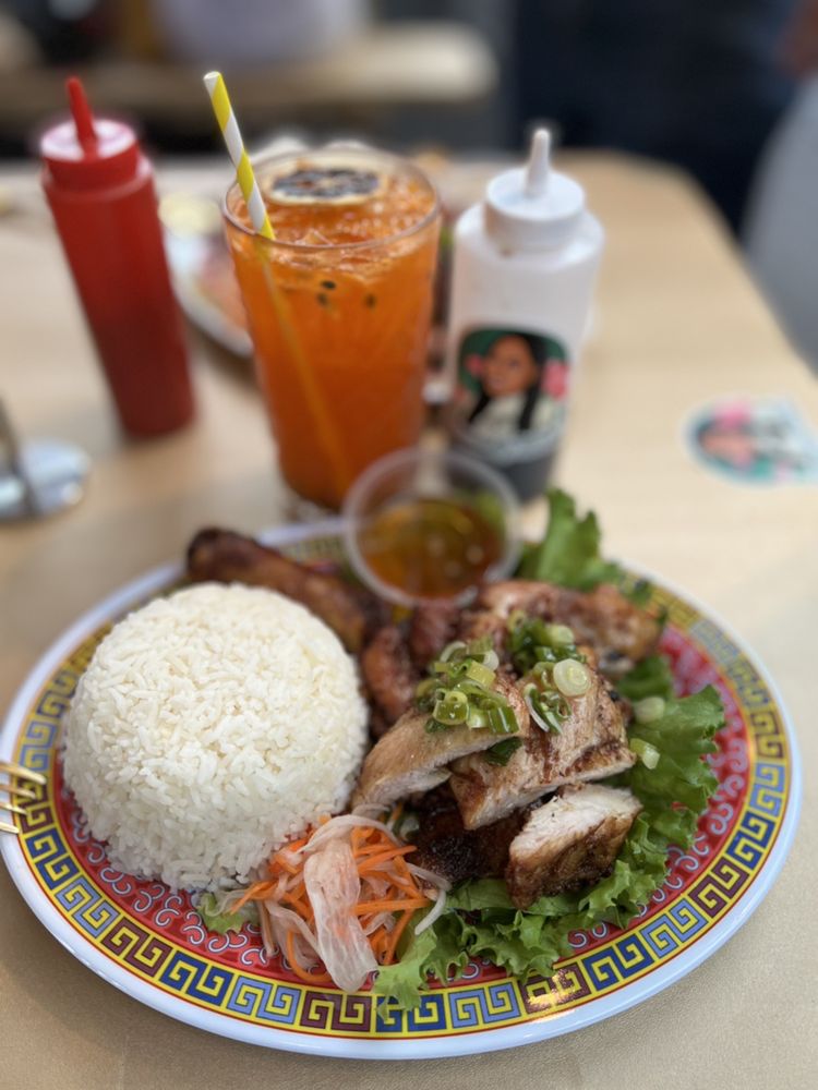 Wholesome Plate Côm Tâm