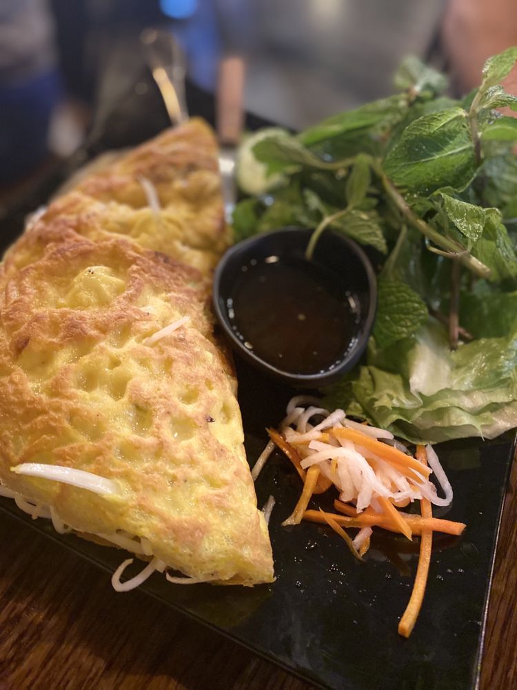 Bánh Xèo / Vietnamese Crispy Crêpes
