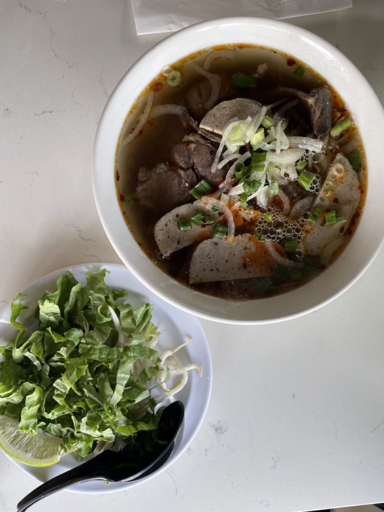 Spicy Beef Noodle Soup / Bun Bo Hue