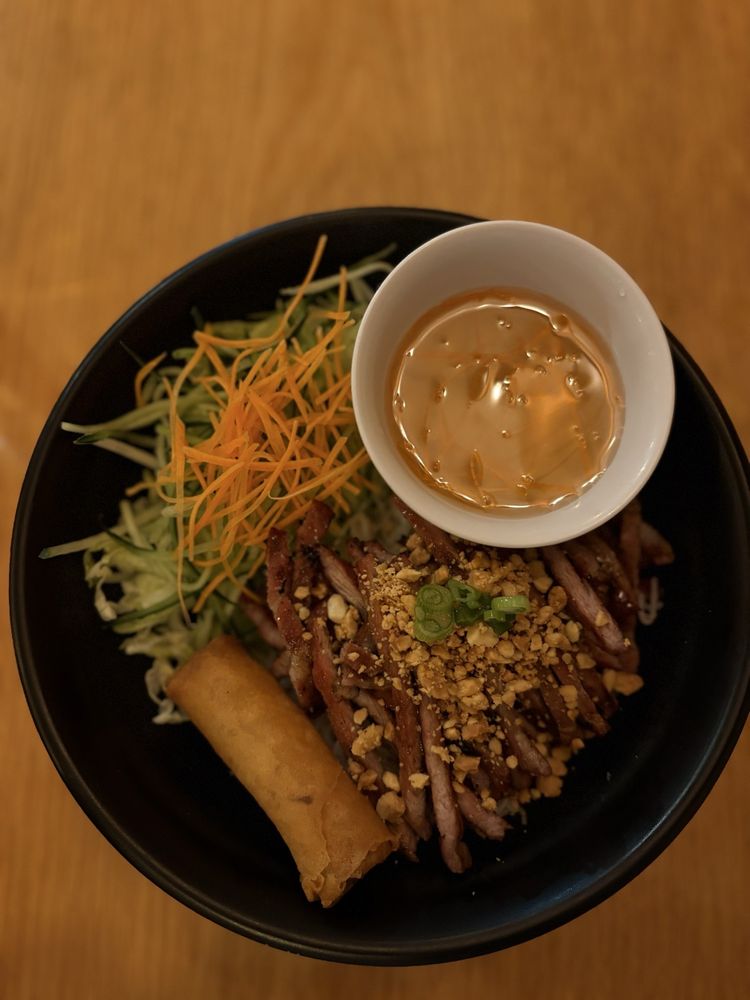 Bún Thịt Heo Nướng / Grilled Pork Vermicelli