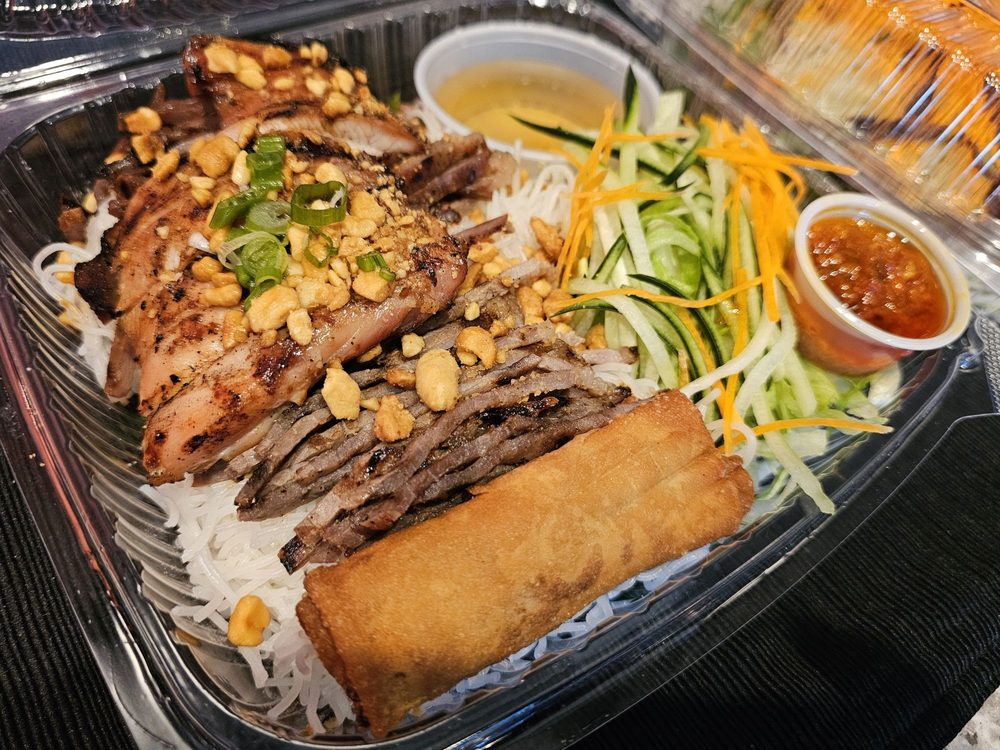 Bún Đặc Biệt / The Super Bowl