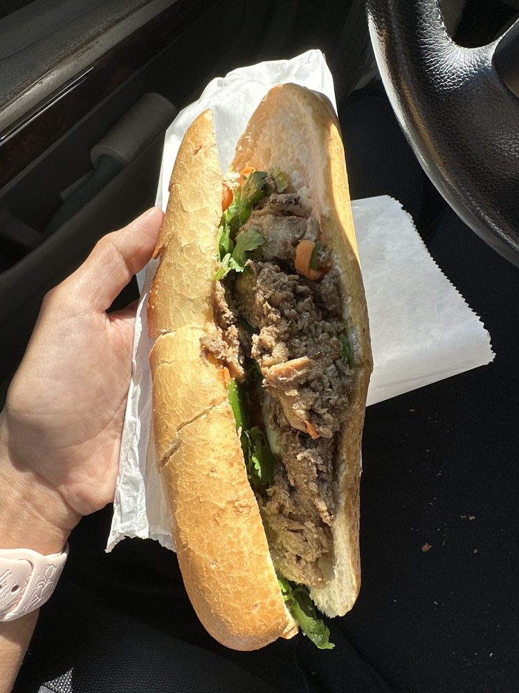 Grilled Pork with Lemongrass Sandwich