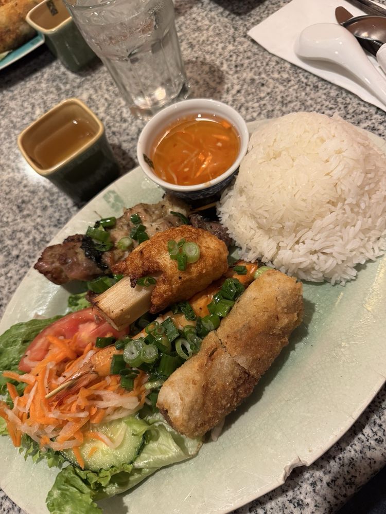 Hue Mini Rice Plates