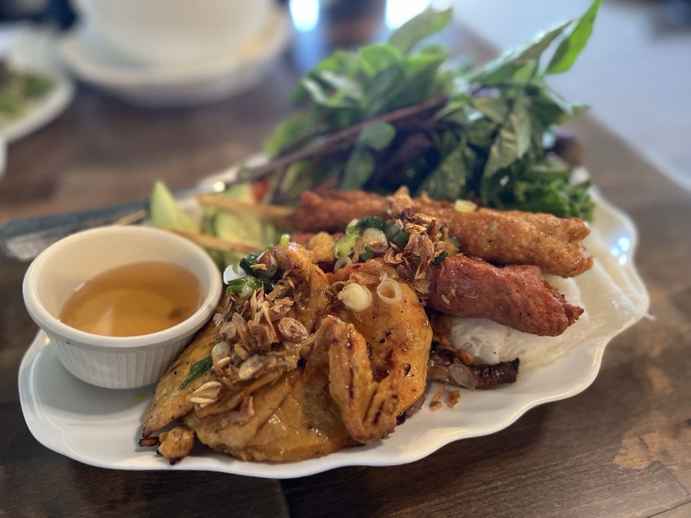 Bh4 Banh Hoi Thap Cam Ao Sen Lotus Pond Combo Woven Vermicelli