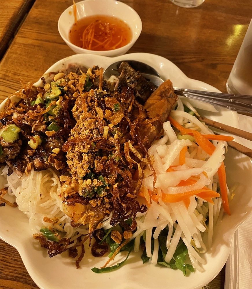 Vermicelli Bowl with Grilled Pork and Eggs Roll