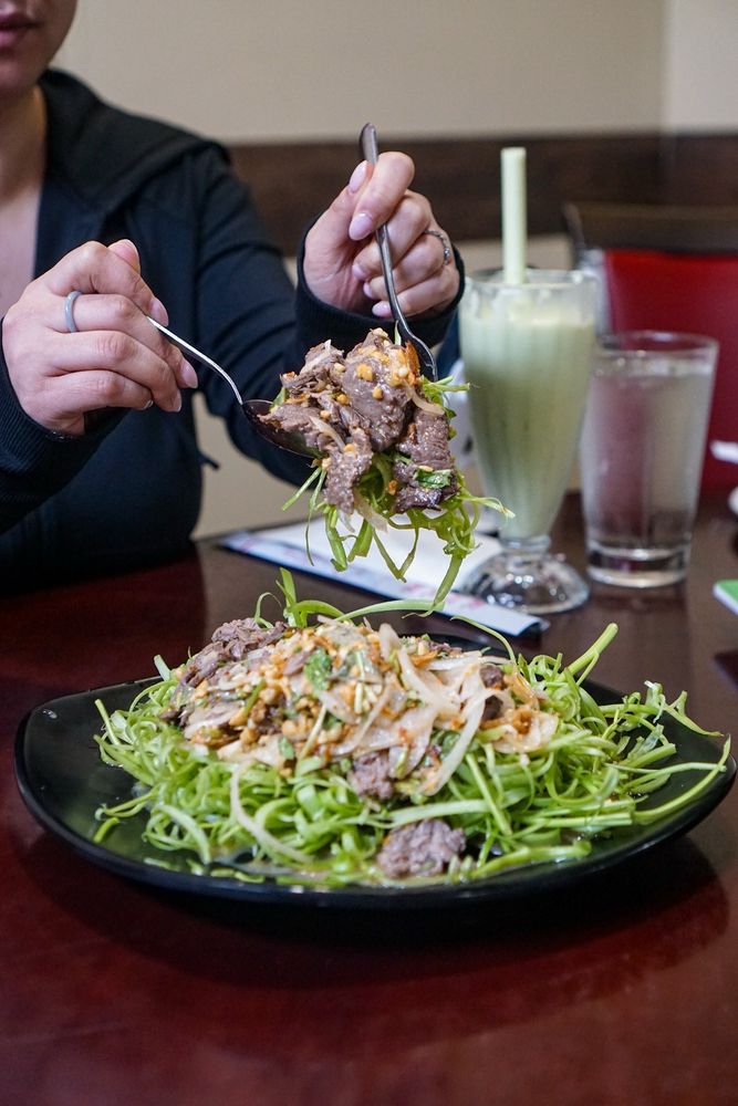 Water Spinach Beef Salad