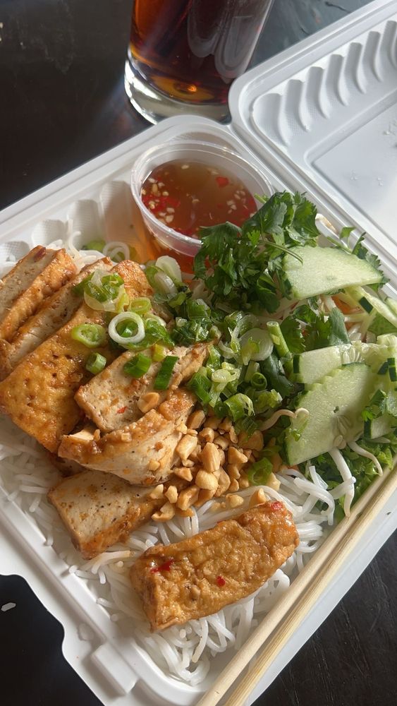 Lemongrass Tofu Noodle Salad