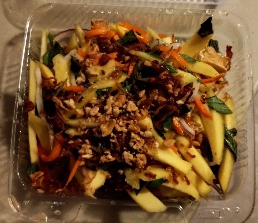 S9: Gỏi Xoài / Mango Tofu Salad