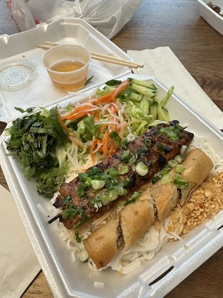 Grilled Pork Vemercelli Bowl