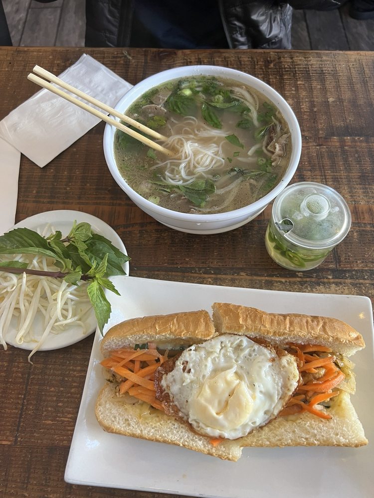 Dau Hu) Tofu Banh Mi