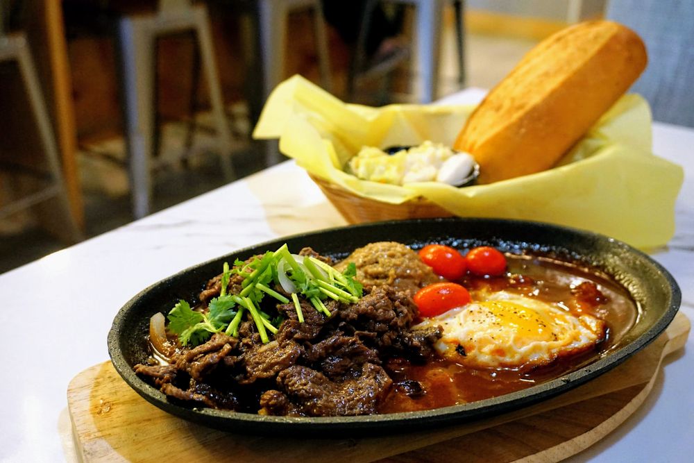 Cs1. Cast Iron Skillet - Vietnamese Bo Ne