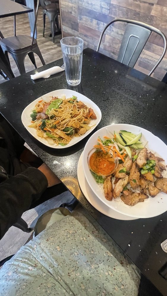 Grilled Chicken Vermicelli