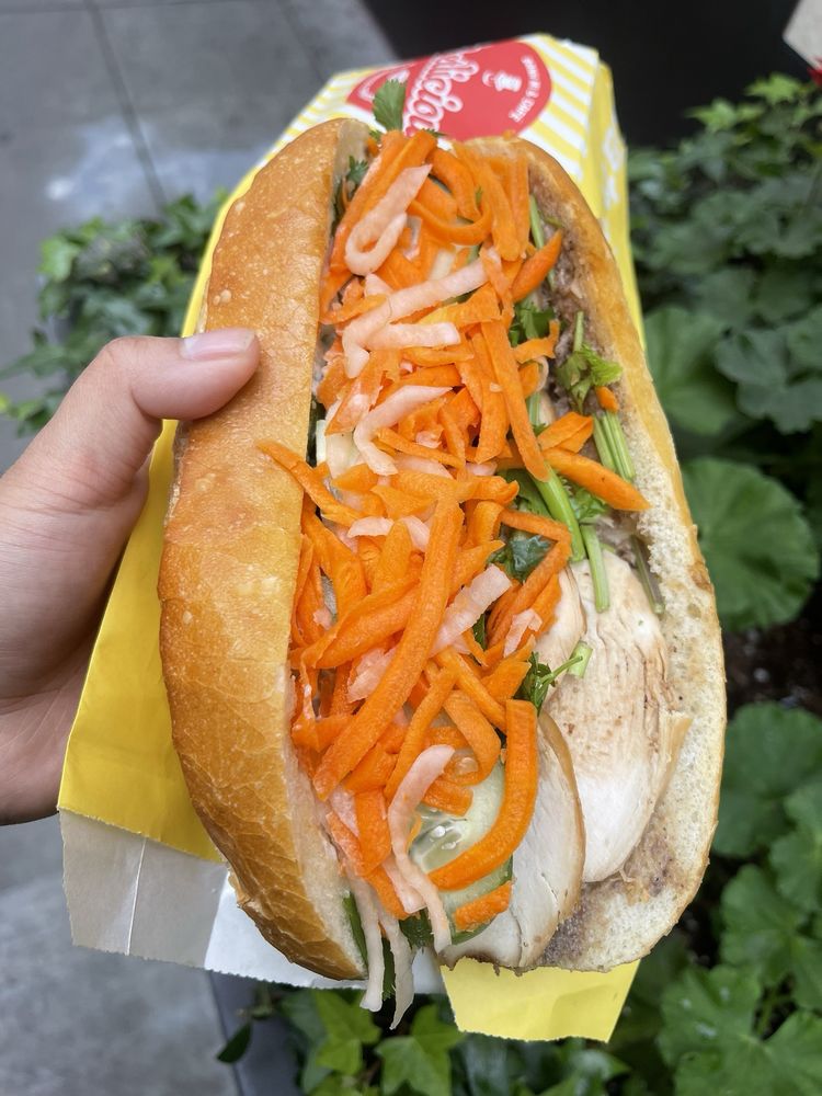 Chicken Banh Mi