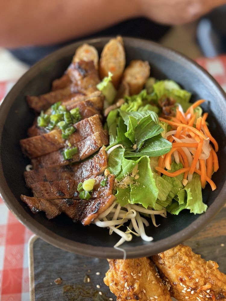 Egg Rolls / Chả Giò