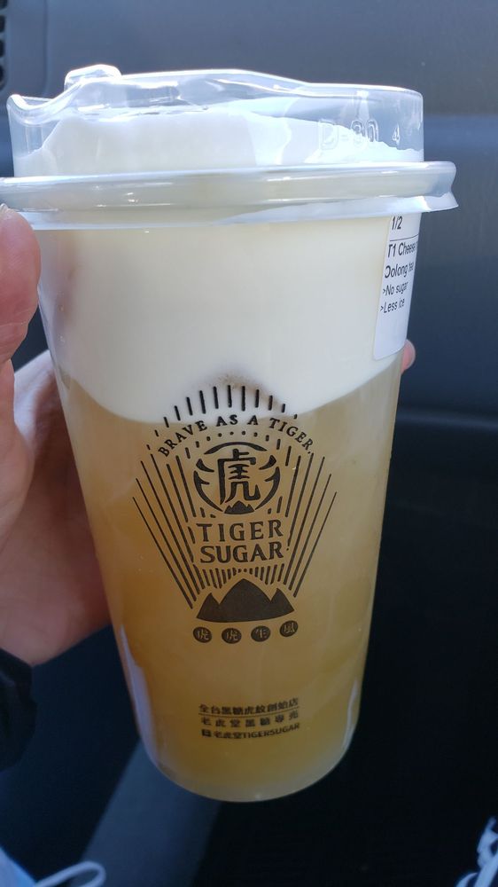 Golden Oolong Tea with Cheese Foam