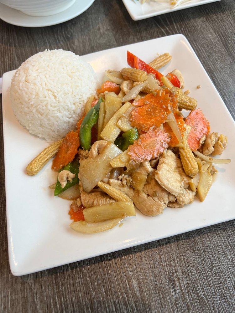 Lemongrass Chicken Vermicelli Bowl