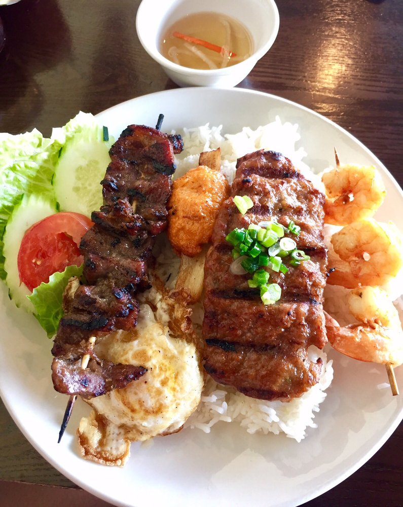 Thịt Nướng Chạo Tôm Khay / Tray with Shrimp Cake on Sugar Cane