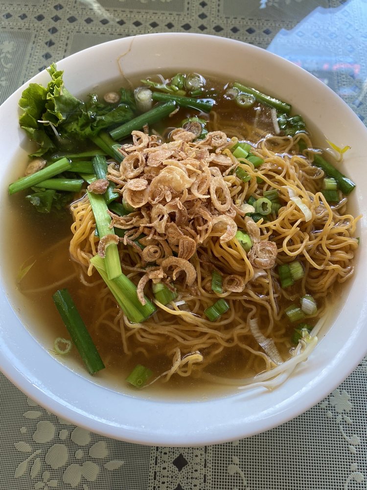 Mi Hoanh Thanh Egg Noodle Soup