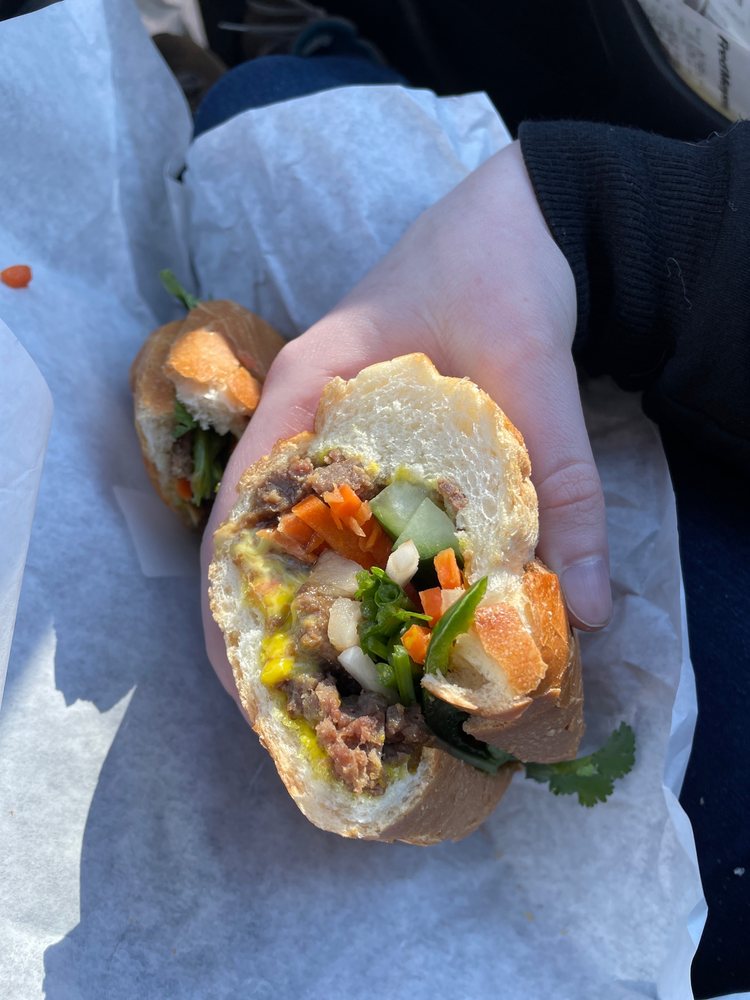 Cơm Bò Nứơng- Grilled Beef Lemongrass W/ Rice