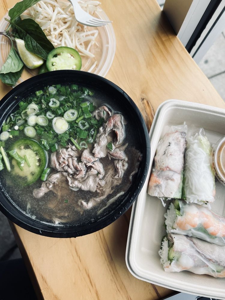 Pho Tái Nam Bò Viên / Beef Pho
