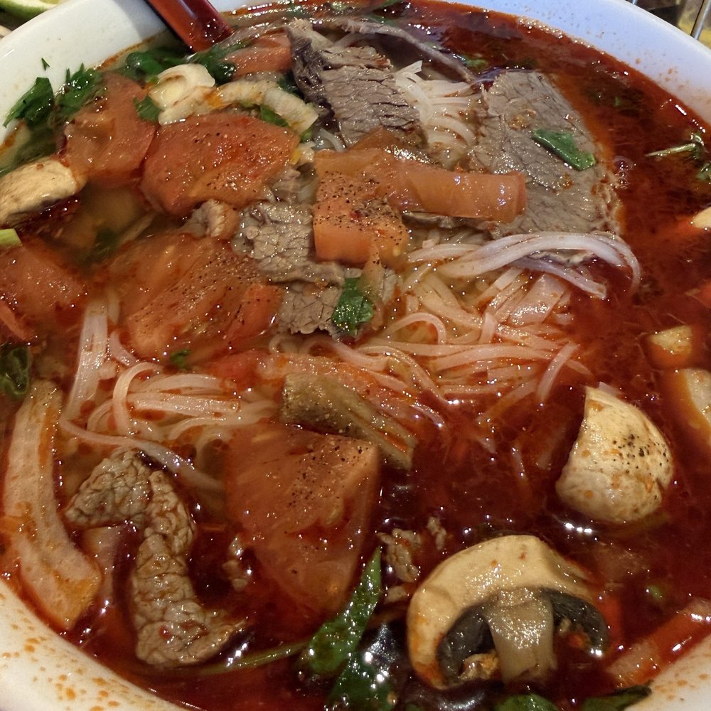 Vietnamese Rice Noodle Soup$ Veggies / Phở