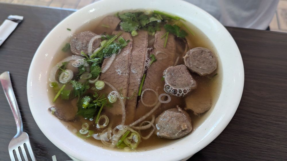 Pho Chin Bo Vien / Brisket & Meatball Noodle Soup