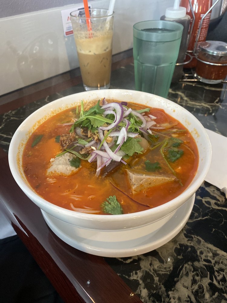 Tomatoes, Shrimp Patty Noodles Soup - Bún Riêu