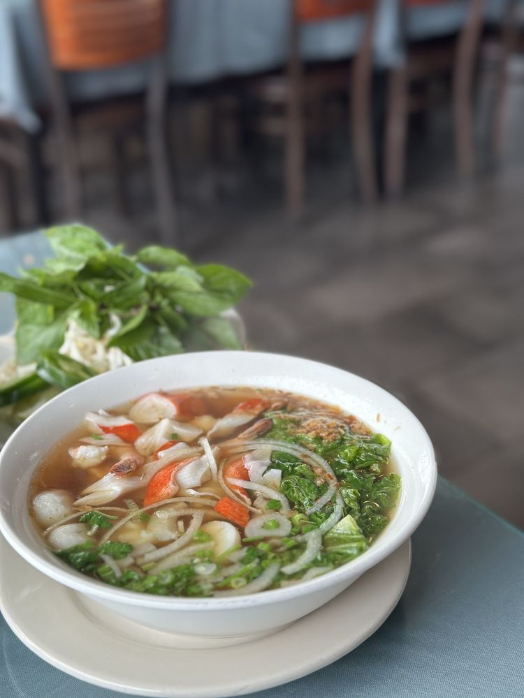 Mi Thap Cam Nuoc Chay / Special Combination Vegetarian Egg Noodle Soup