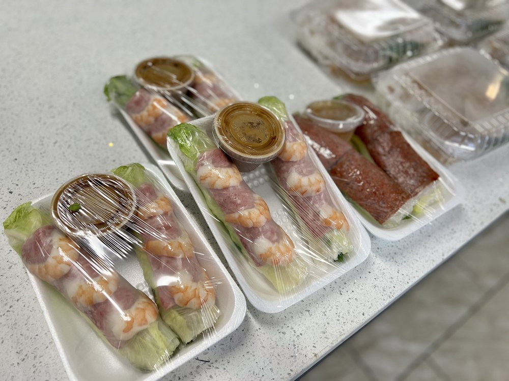 Fresh Roll with Grilled Pork